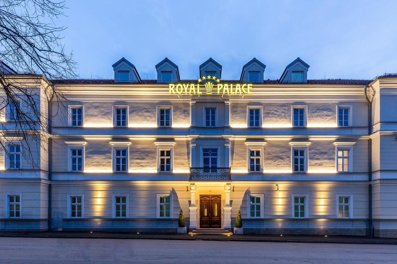 Royal Palace Turčianske Teplice Buitenkant foto