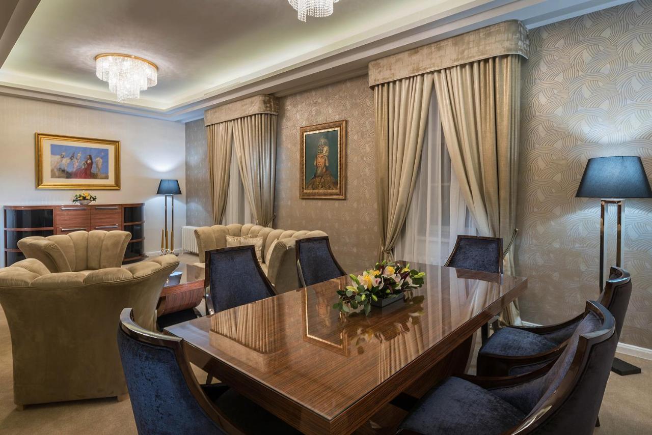Royal Palace Turčianske Teplice Buitenkant foto